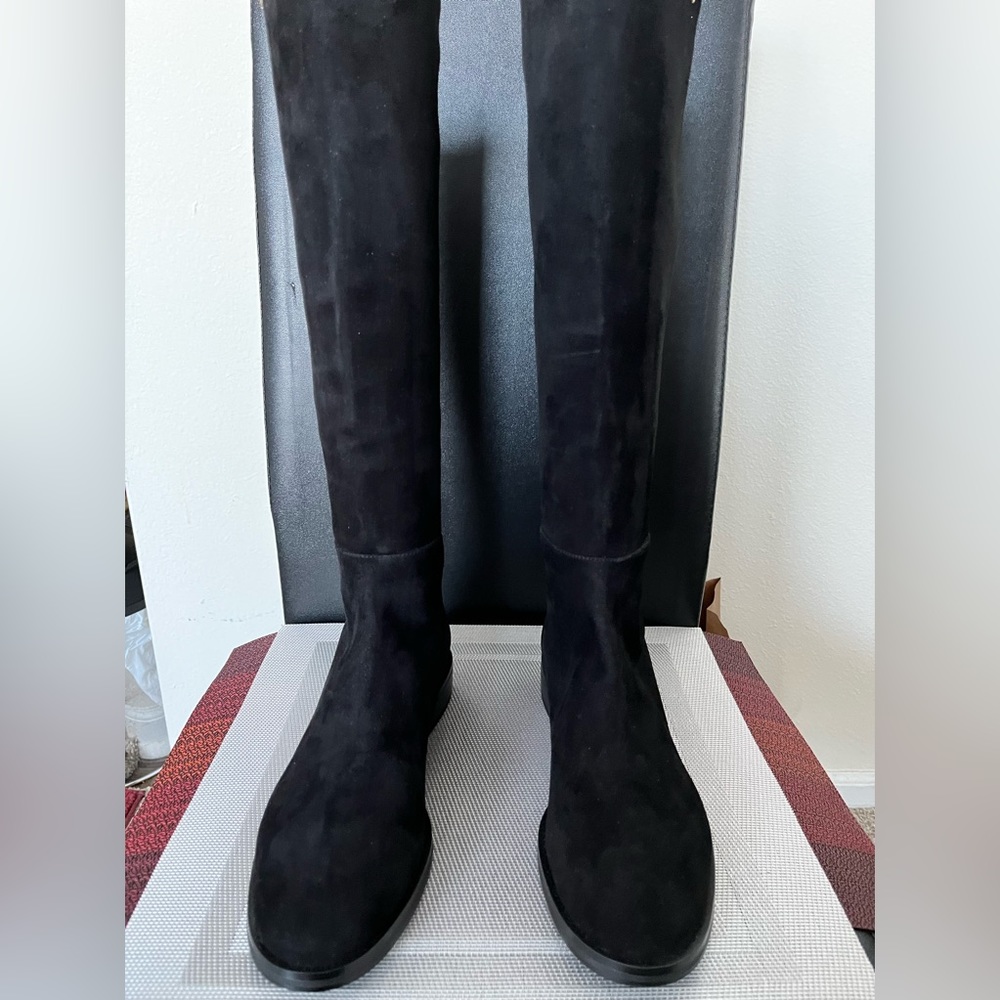 STUART WEITZMAN AUTHENTIC KEELANโ BLK SUEDE KNEE HIGH PULL-ON STYLE BOOTS